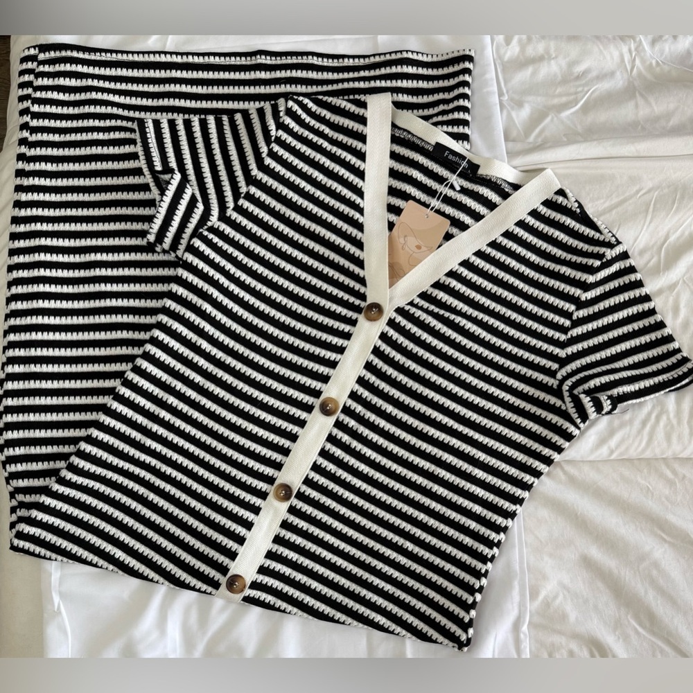 Black & White Striped Midi Button Up Short Sleeve Sweater Dress | Size L